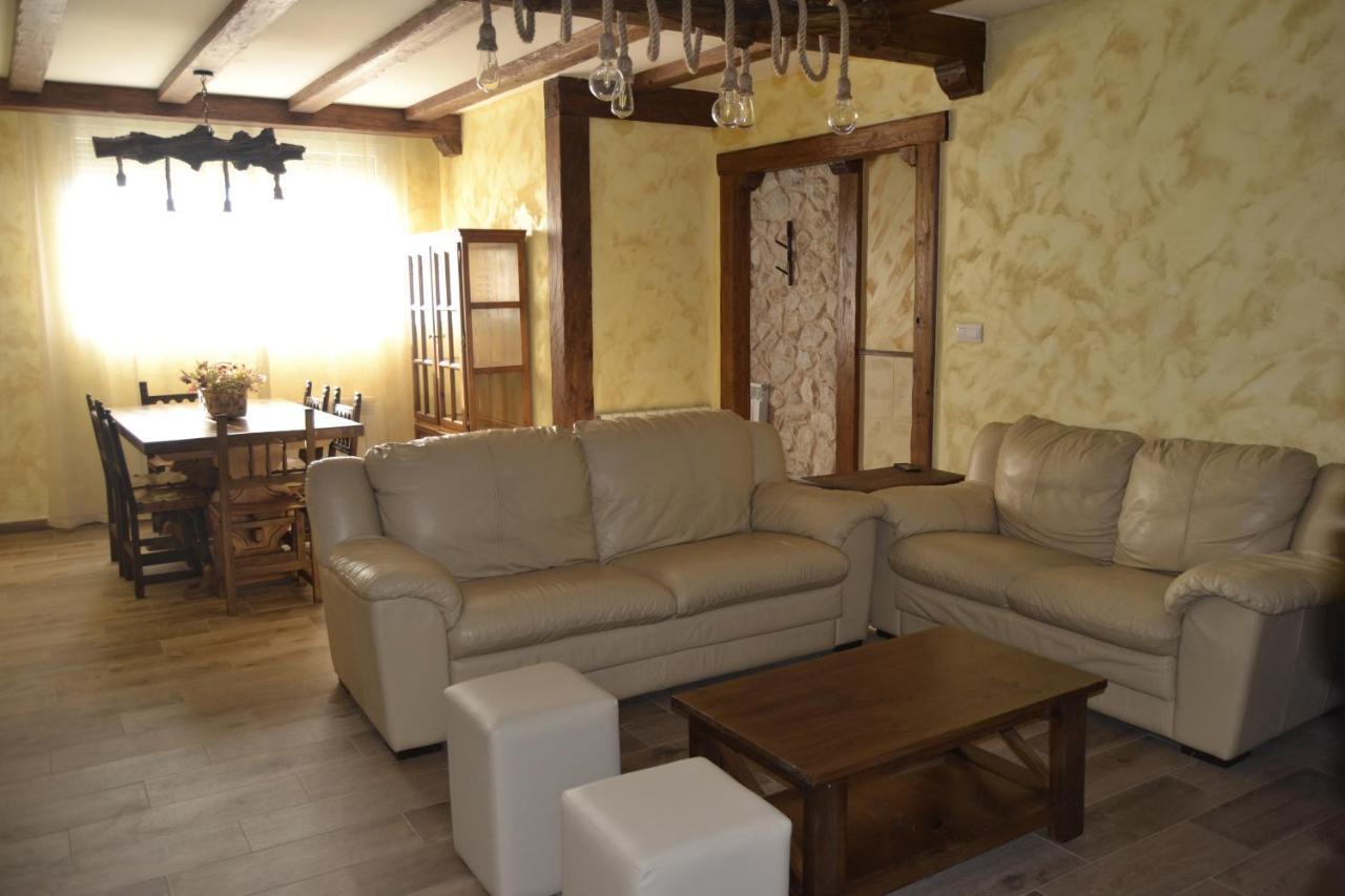 El Capricho De Los Carrascos Juarros de Voltoya Luaran gambar