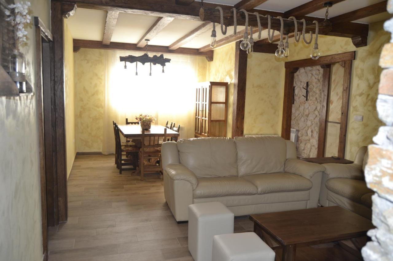 El Capricho De Los Carrascos Juarros de Voltoya Luaran gambar