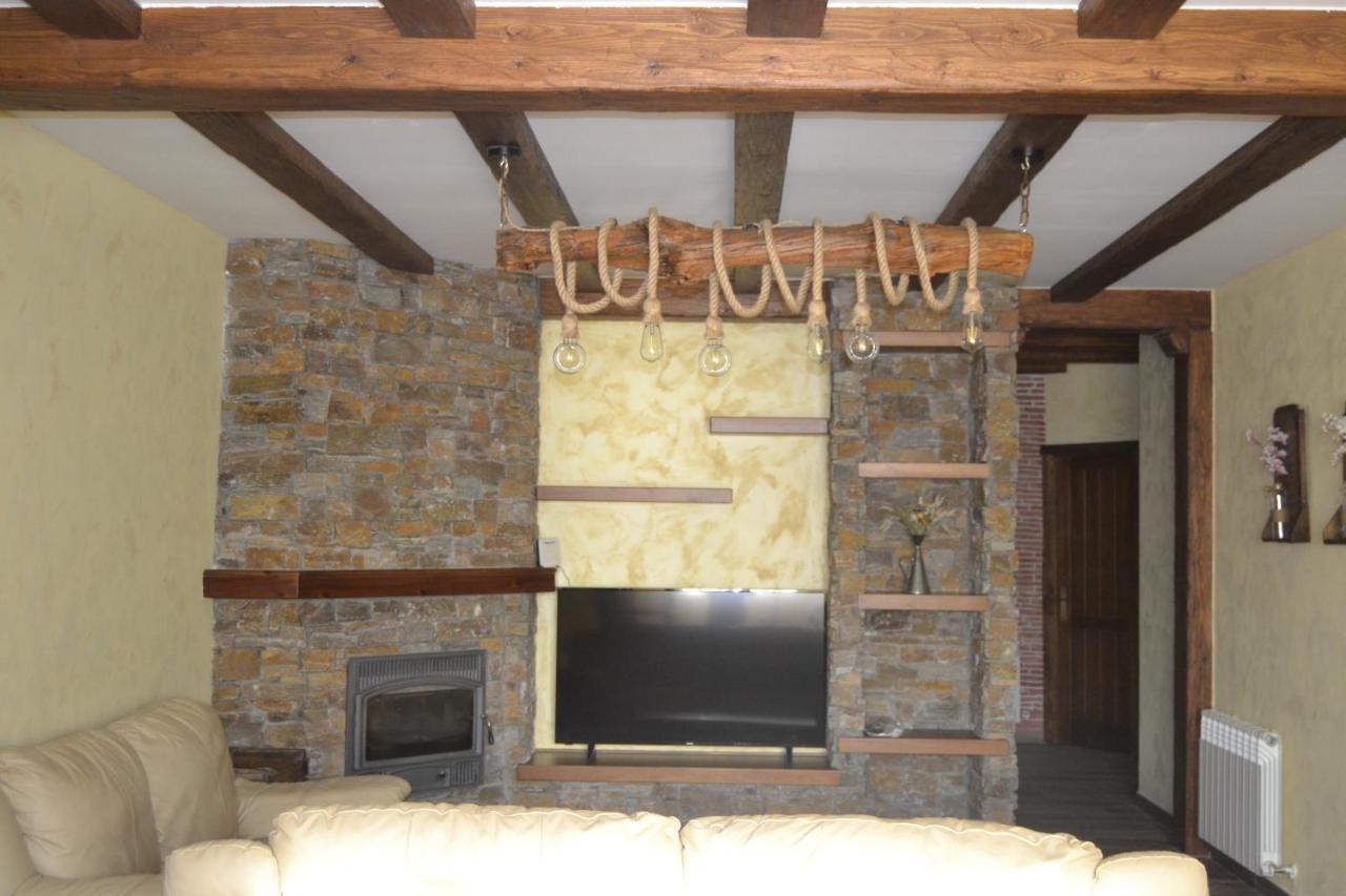 El Capricho De Los Carrascos Juarros de Voltoya Luaran gambar